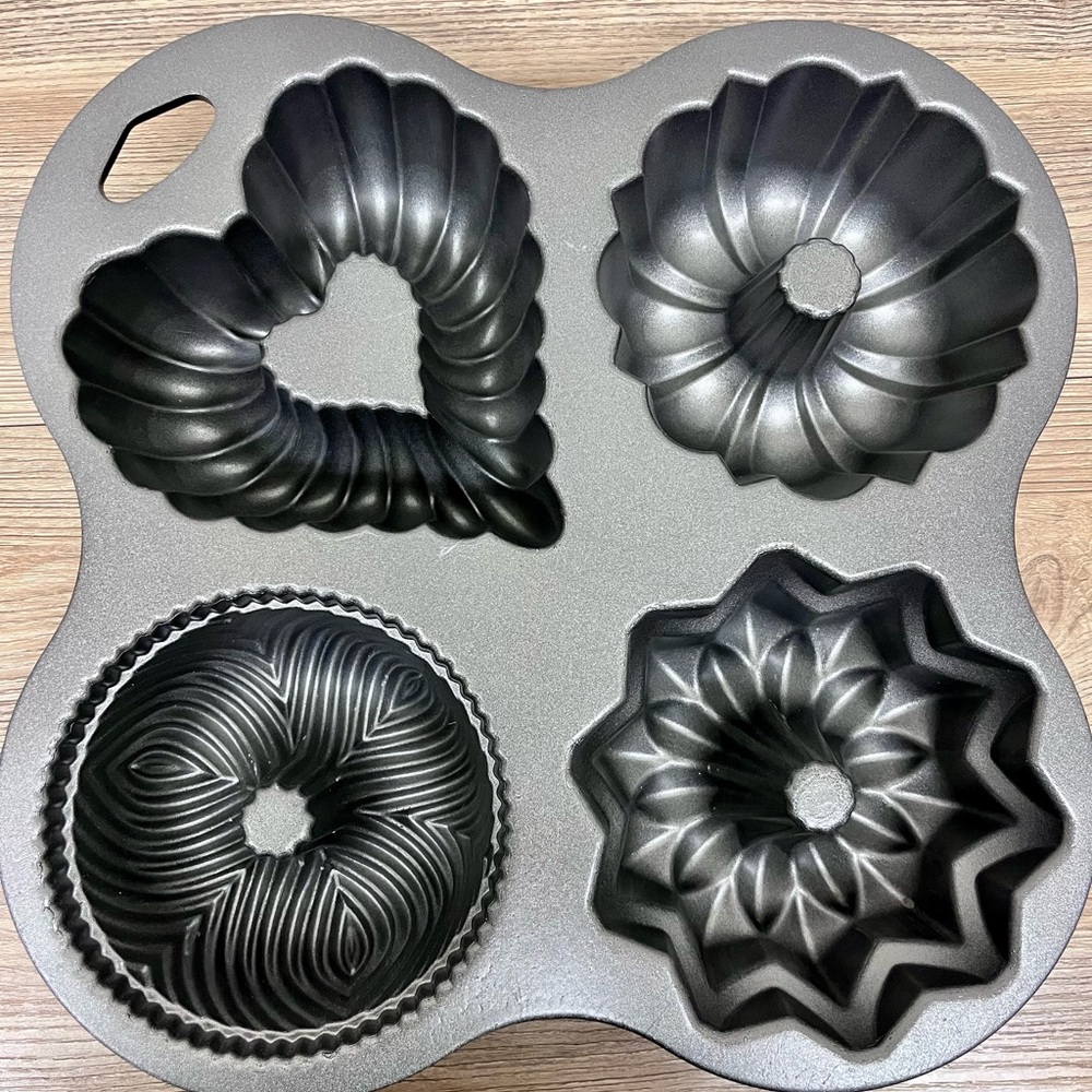 Nordic Ware Bundt Quartet Cake Pan 4 Mini Bundt Designs 9 Cups Heart Star Donut - Picture 2 of 7
